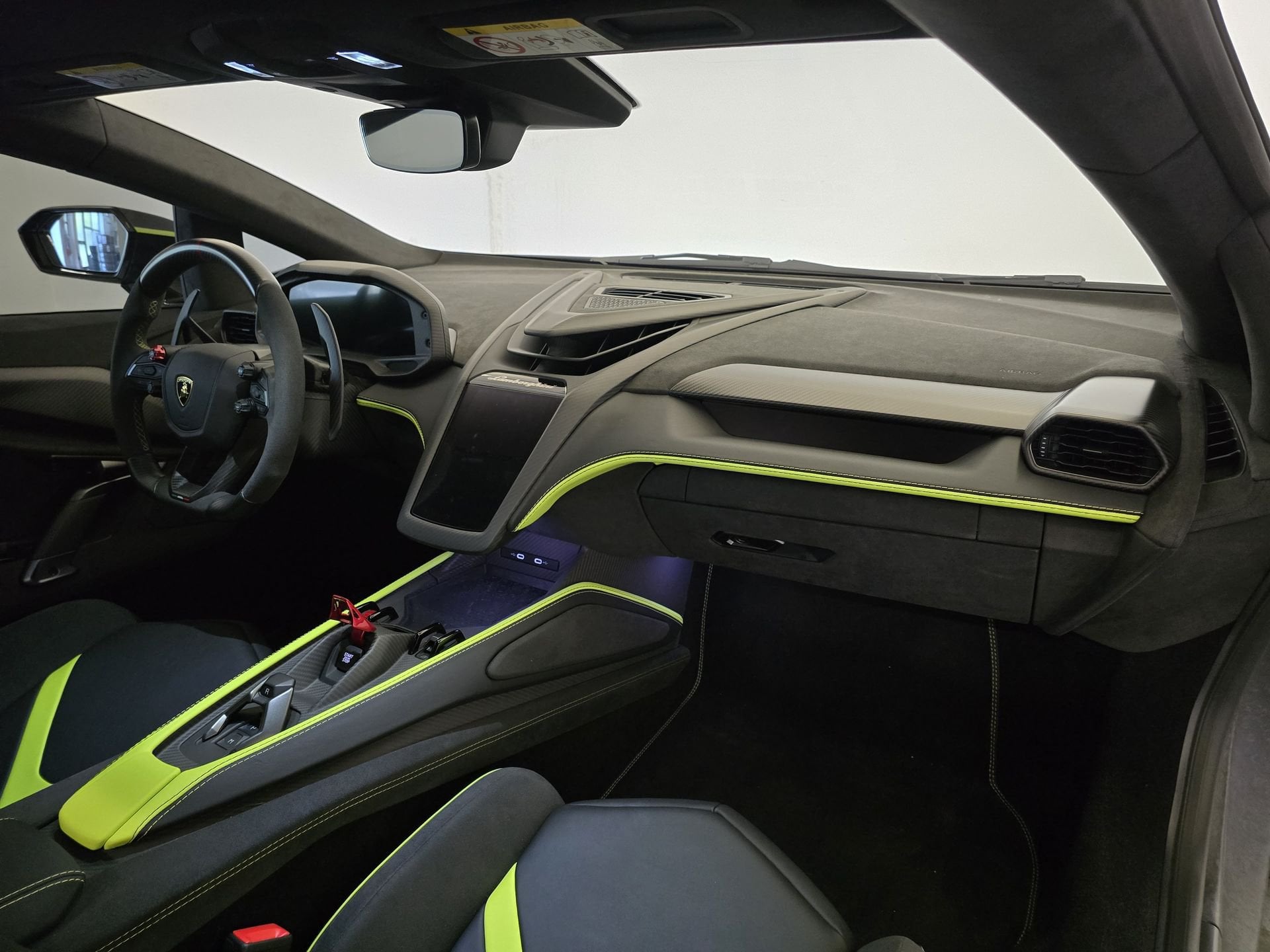 Lamborghini Revuelto