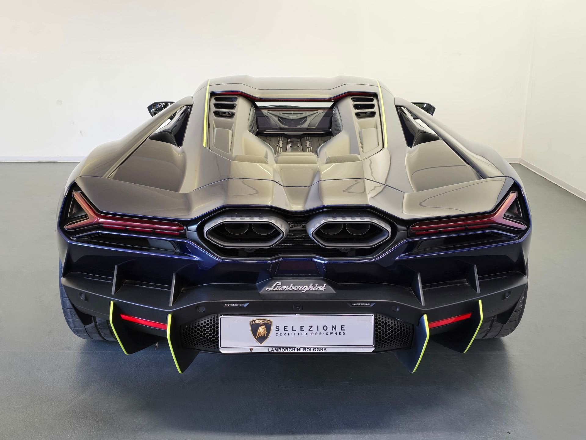 Lamborghini Revuelto