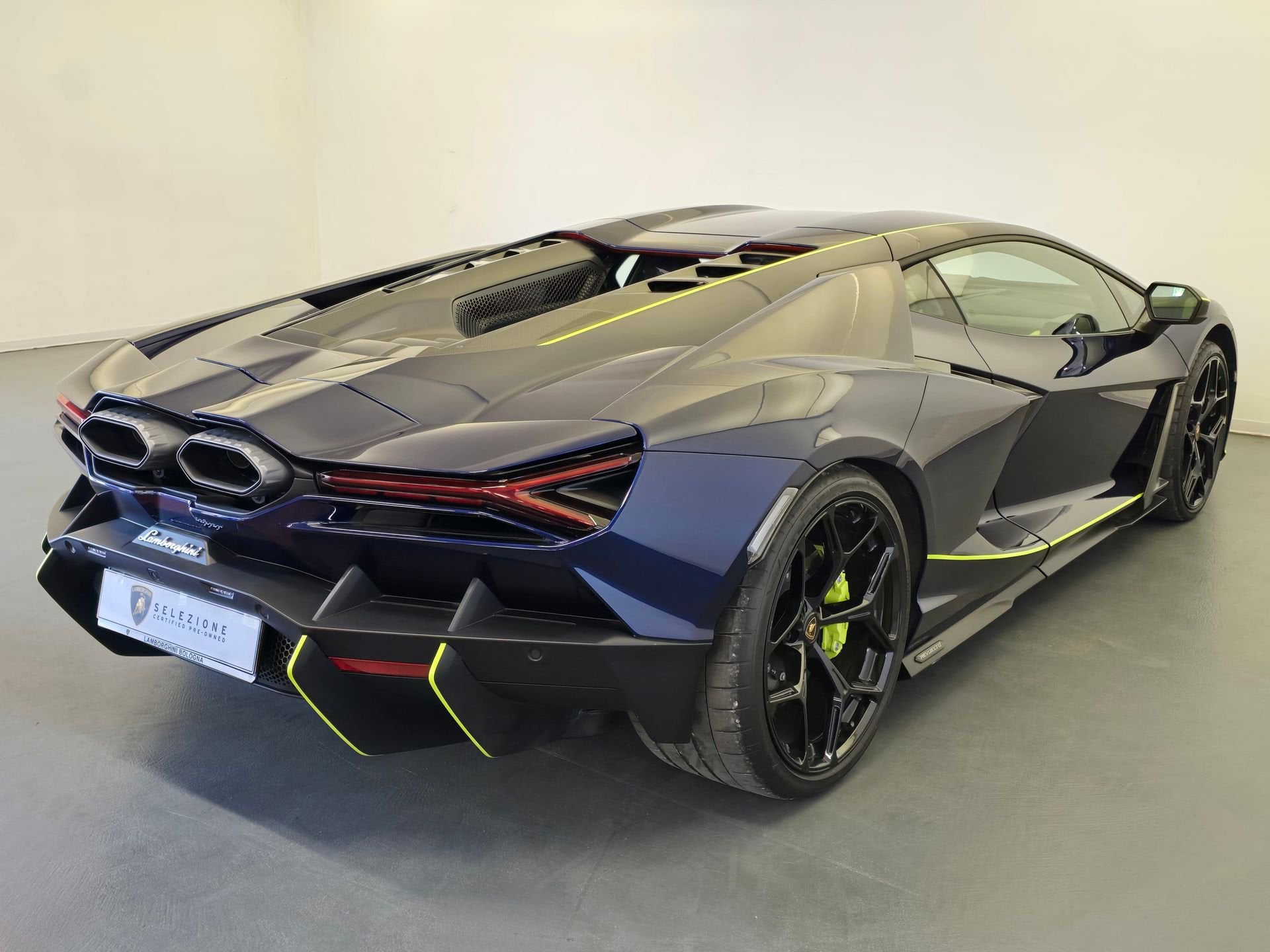 Lamborghini Revuelto