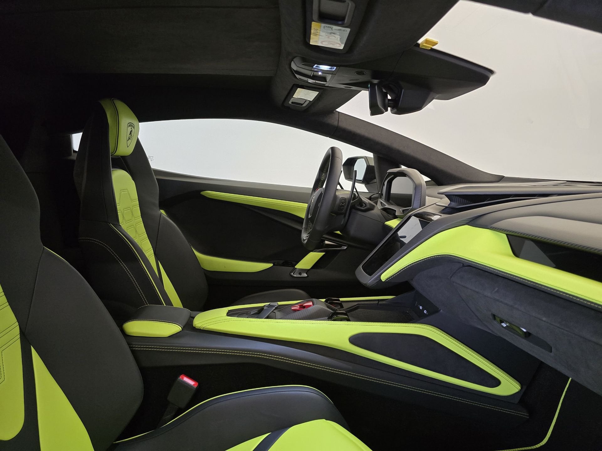 Lamborghini Revuelto