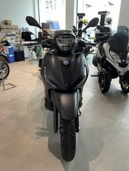 Moto Piaggio Beverly 300 Hpe Deep Black Abs/Asr Nuove Pronta Consegna A Milano