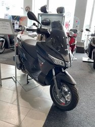 Moto Aprilia Sxr 50 E5 Nuove Pronta Consegna A Milano