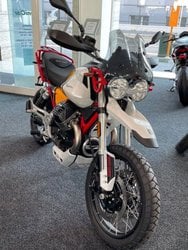 Moto Moto Guzzi V85 Tt Evocative E5 Km0 A Milano