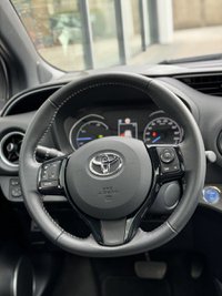 Toyota Yaris Ibrida 1.5 H 5p Style*** Usata in provincia di Lecco - Finiguerra - Via Provinciale  41 img-7