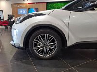 Toyota C-HR Ibrida 2.0 Hybrid E-CVT Lounge Km 0 in provincia di Roma - A. Corvi -  Piazza Cina  3 img-3