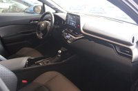 Toyota C-HR Ibrida 2.0 Hybrid E-CVT Lounge Km 0 in provincia di Roma - Motor City - Via Oderisi Da Gubbio  19-23a img-19