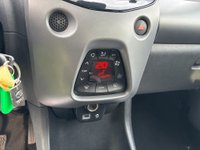 Toyota Aygo Benzina Connect 1.0 VVT-i 72 CV 5 porte x-play Usata in provincia di Roma - Zerocento - Via Silicella  11 img-9