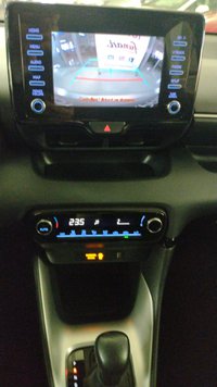 Toyota Yaris Ibrida 1.5 Hybrid 5 porte Active Usata in provincia di Caserta  - Funari - Via Appia  191 img-10