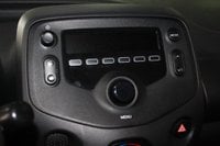 Toyota Aygo Benzina 1000 VVT-i 72 CV 5 porte X-Cool Usata in provincia di Viterbo - Concessionario V.AUTO SRL img-16
