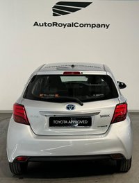 Toyota Yaris Ibrida 1.5 Hybrid 5 porte Active Usata in provincia di Roma - Auto Royal Company - Via Flaminia  888 img-3