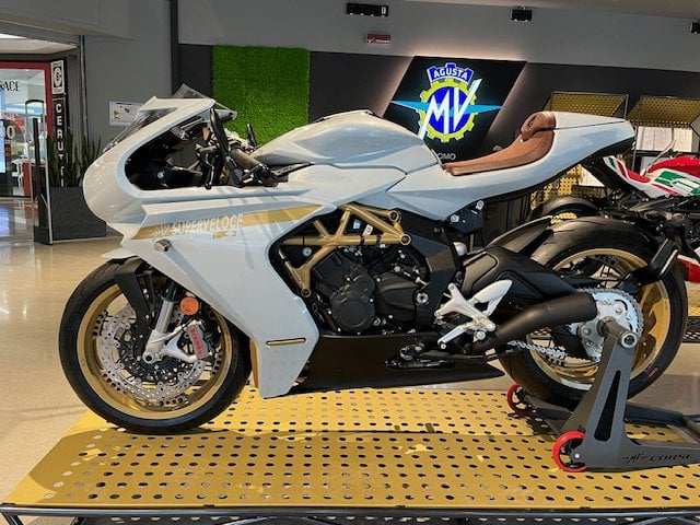 MV Agusta Superveloce 800 Superveloce S MV Agusta Superveloce 800 Superveloce S