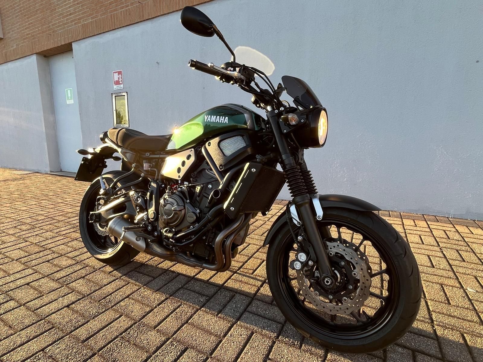 Yamaha XSR 700 Yamaha XSR 700 ABS