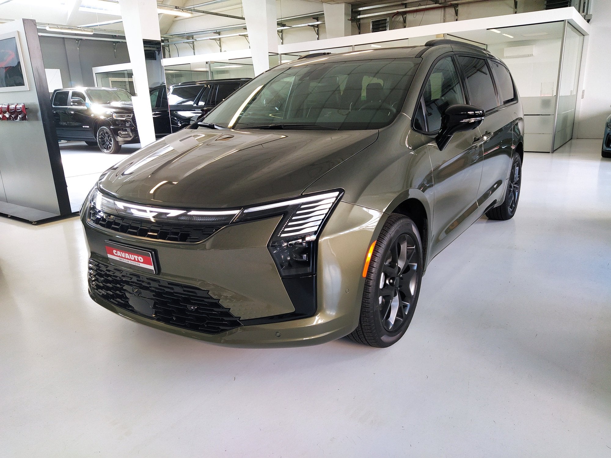 Chrysler Pacifica Pacifica 3.6 V6 Limited awd at9