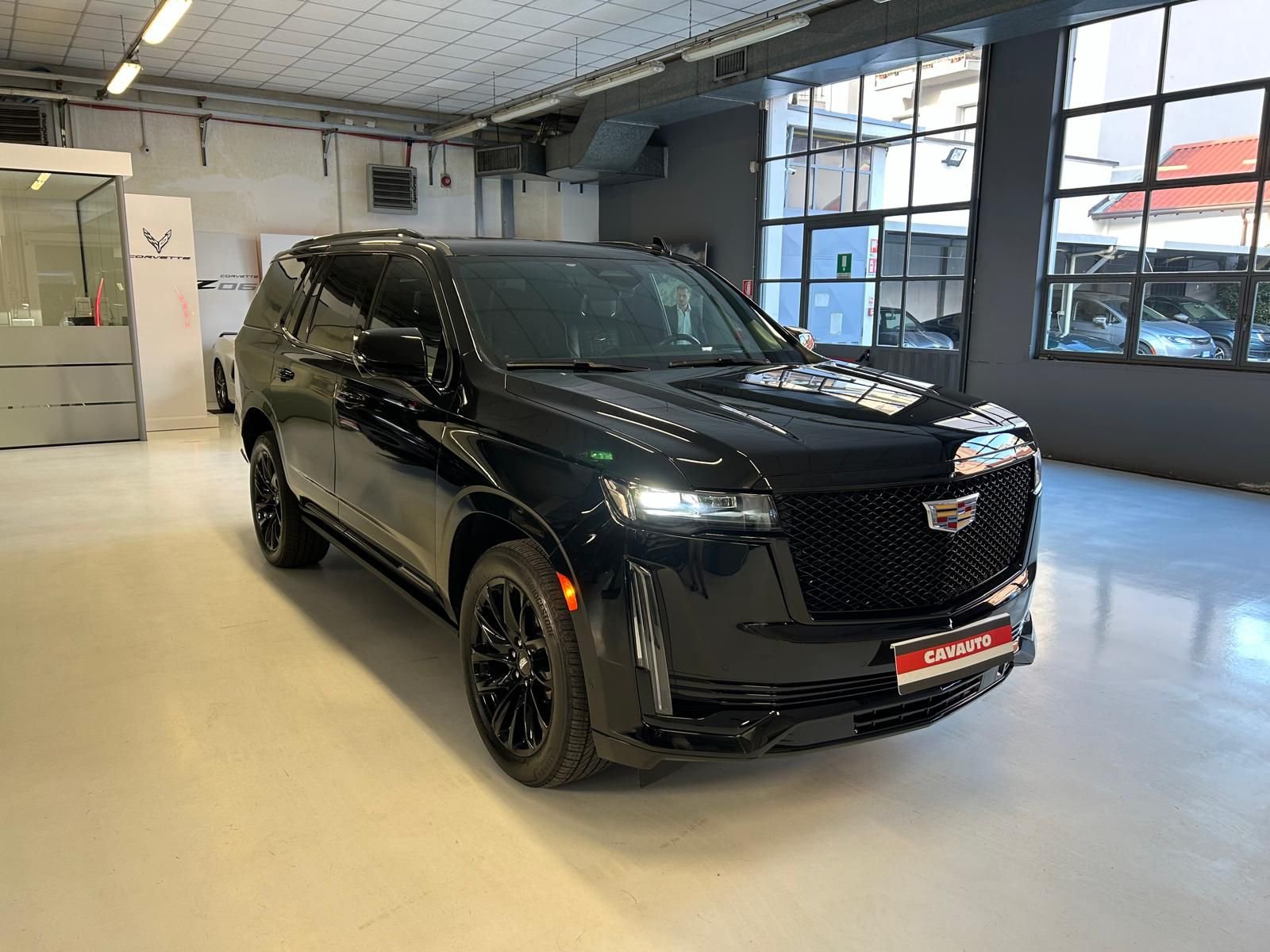 Cadillac Escalade 6.2L V8 AT AWD Sport Platinum