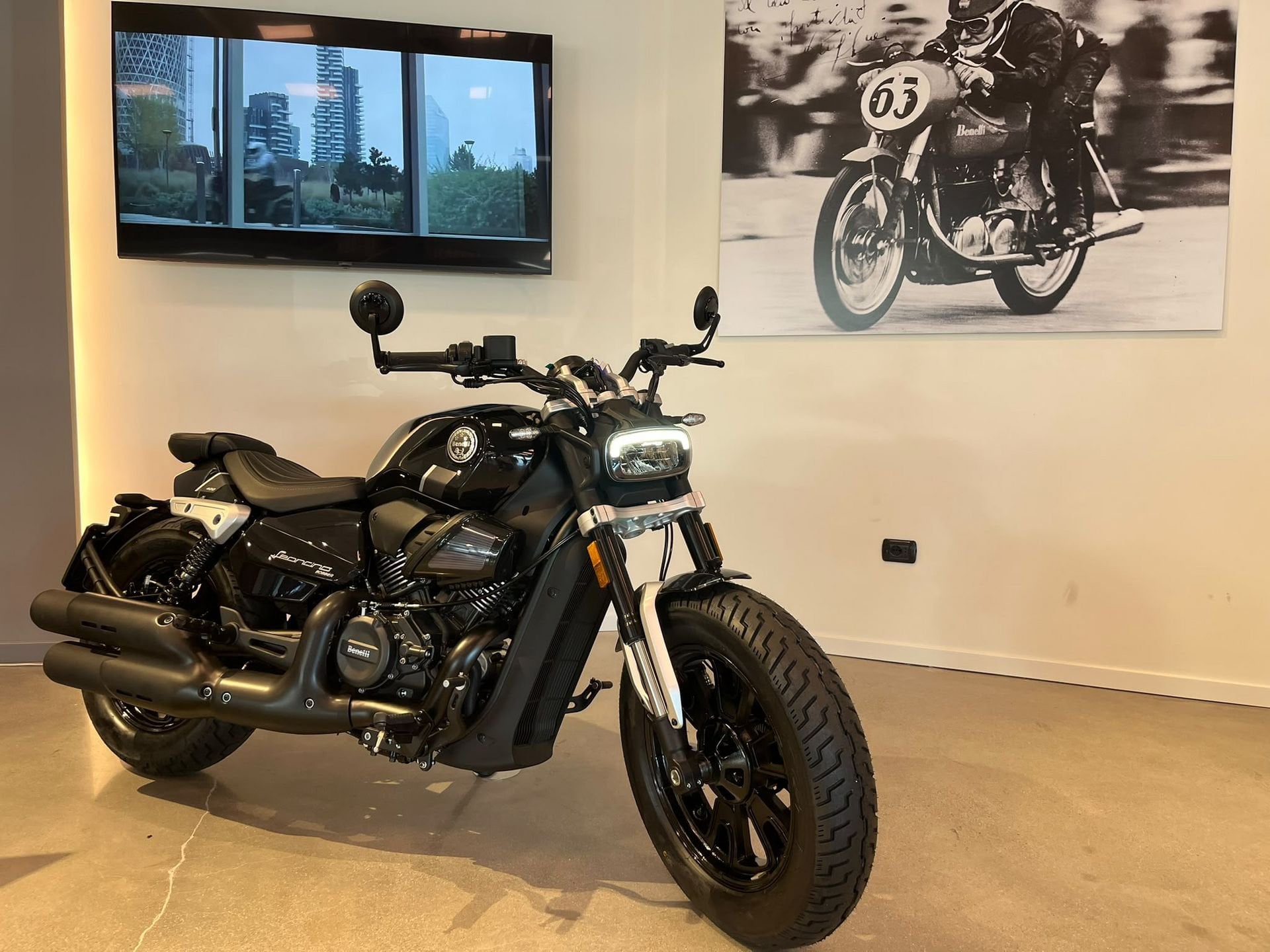 Benelli Leoncino 400 Bobber Benelli Leoncino Bobber 400