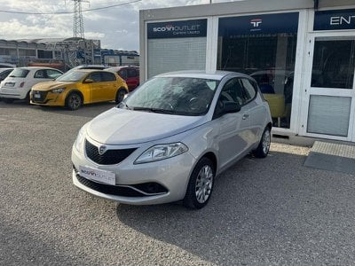 lancia ypsilon usata