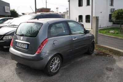 lancia ypsilon usata