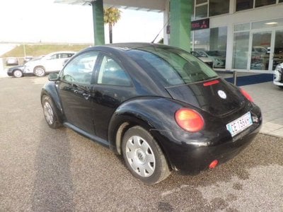 Volkswagen New Beetle  
