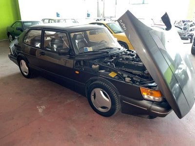 Saab 900  