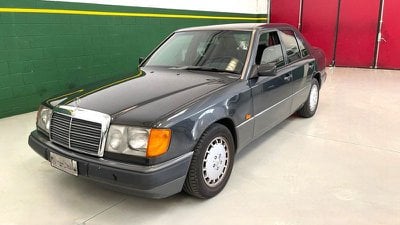 Mercedes-Benz Serie 200-320  