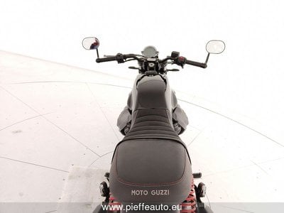 Moto Guzzi V7  