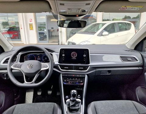 Auto Volkswagen T-Roc 1.0 Tsi Life Nuove Pronta Consegna A Varese