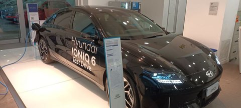 Auto Hyundai Ioniq 6 77.4 Kwh Evolution + Dm +Sr Km0 A Napoli