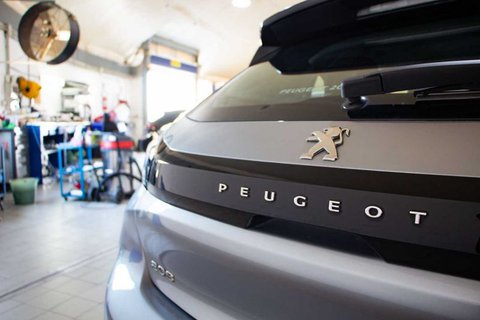 Auto Peugeot 208 2ª Serie Puretech 75 Stop&Start 5 P Active Pack Usate A Napoli