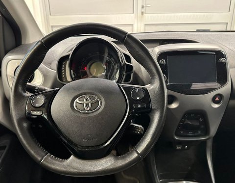 Auto Toyota Aygo Connect 1.0 Vvt-I 72 Cv 5 Porte X-Play Usate A Ferrara