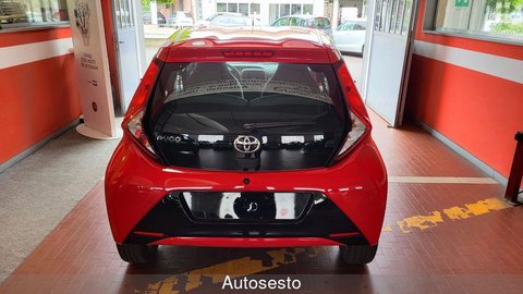 Auto Toyota Aygo Connect 1.0 Vvt-I 72 Cv 5 Porte X-Cool Usate A Varese