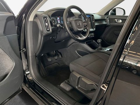 Auto Volvo Xc40 T2 Momentum Core Navi Led Usate A Varese