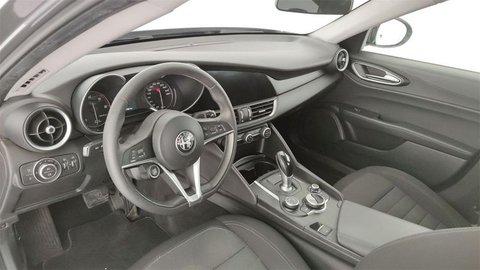 Auto Alfa Romeo Giulia (2016) 2.2 Turbodiesel 150 Cv At8 Business Usate A Bari