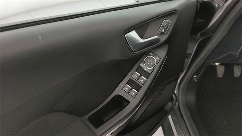 Auto Ford Fiesta 1.1 75 Cv Gpl 5 Porte Titanium Usate A Bari