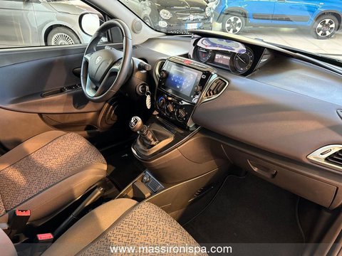 Auto Lancia Ypsilon 1.0 Firefly 5 Porte S&S Hybryd Gold Usate A Milano