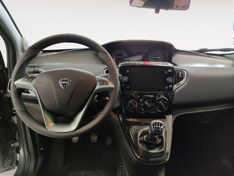 Auto Lancia Ypsilon 1.0 Firefly 5 Porte S&S Hybrid Platino Nuove Pronta Consegna A Pordenone