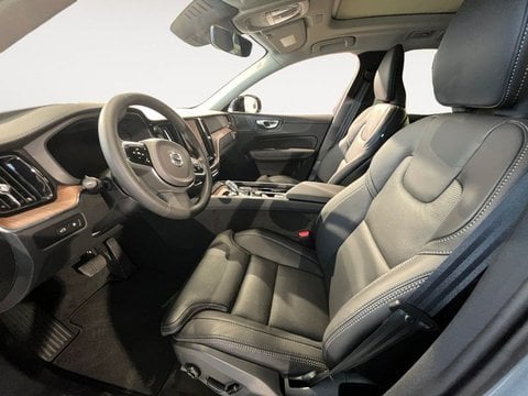 Auto Volvo Xc60 T6 Plug-In Hybrid Awd Automatico Essential Nuove Pronta Consegna A Pordenone