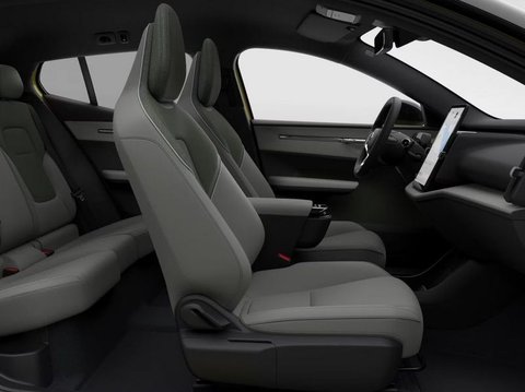 Auto Volvo Ex30 Single Motor Extended Range Rwd Plus In Arrivo Nuove Pronta Consegna A Como