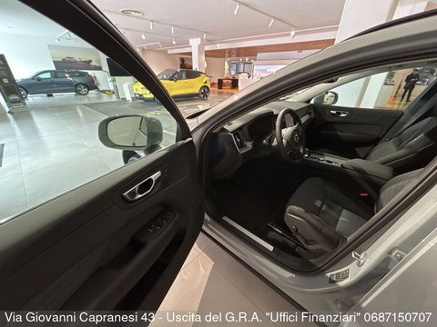 Auto Volvo Xc60 B4 Automatico Core Nuove Pronta Consegna A Roma