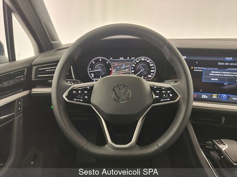 Auto Volkswagen Touareg 3.0 V6 Tdi Scr Elegance Km0 A Milano