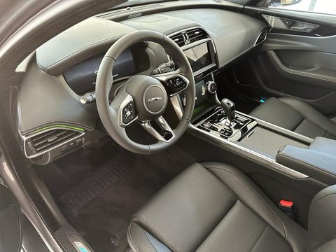 Auto Jaguar Xe 2.0 D 204 Cv Aut. R-Dynamic Se Nuove Pronta Consegna A Catanzaro