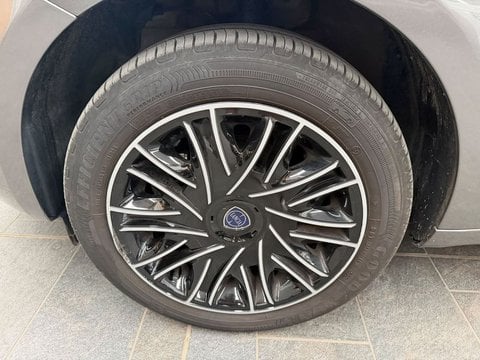 Auto Usate A Cremona | Lancia Ypsilon Iii 2015 5 Porte 1.0 Firefly Hybrid 70Cv Silver S&S