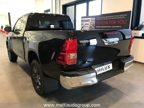 Auto Toyota Hilux 2.4 D-4D 4Wd M Extra Cab Lounge My'23 Nuove Pronta Consegna A Cuneo