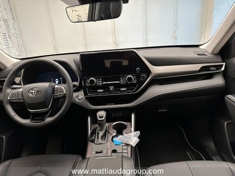 Auto Toyota Highlander 2.5H Awd-I E-Cvt Lounge Nuove Pronta Consegna A Cuneo