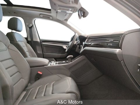 Auto Volkswagen Touareg 3.0 V6 Tsi Ehybrid Elegance Nuove Pronta Consegna A Napoli
