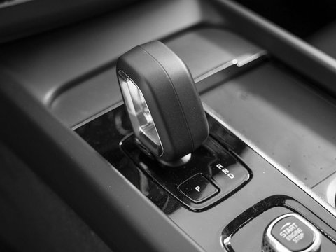 Auto Volvo Xc60 T6 Recharge Awd Plug-In Hybrid Aut. Plus Dark Km0 A Prato