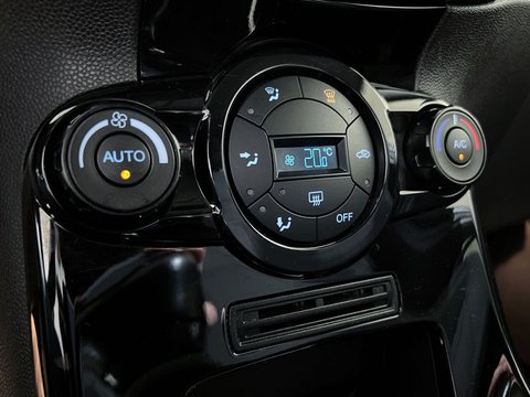 Auto Ford Fiesta 1.4 5P. Bz.- Gpl Titanium Usate A Ferrara