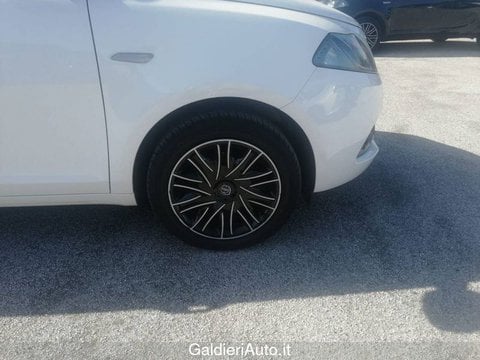 Auto Usate A Benevento | Lancia Ypsilon 1.0 Firefly 70 Cv Start&Amp;Stop Hybrid Gold