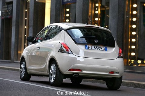 Auto Usate A Salerno | Lancia Ypsilon Iii 2015 1.0 Firefly Hybrid Gold S&S 70Cv