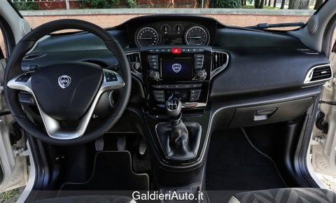 Auto Usate A Salerno | Lancia Ypsilon Iii 2015 1.0 Firefly Hybrid Gold S&S 70Cv