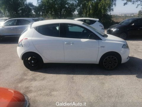 Auto Usate A Benevento | Lancia Ypsilon 1.0 Firefly 70 Cv Start&Amp;Stop Hybrid Gold